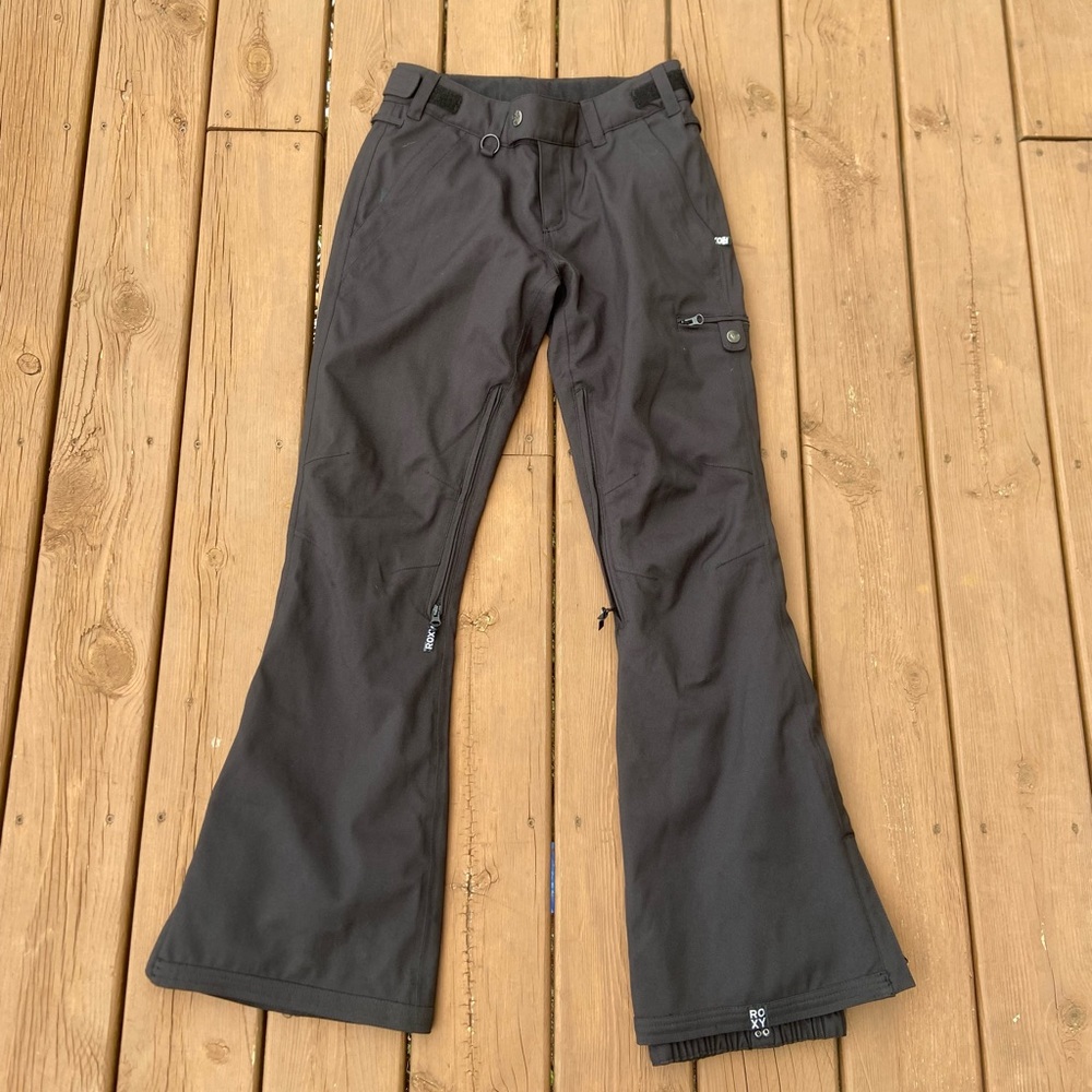 Roxy women’s 10k black ski or snowboard pants